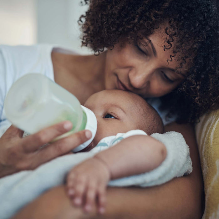 Quelle eau choisir pour le biberon de bébé ?